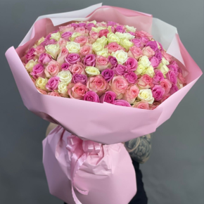 Букет из 151 кенийской розы микс (40 см) в Мытищах