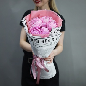 Букет из 5 розовых пионов Сара Бернар в Мытищах