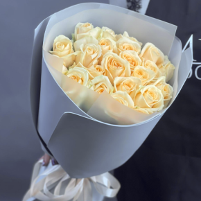 Букет из 25 роз Аваланж (50 см) в Мытищах