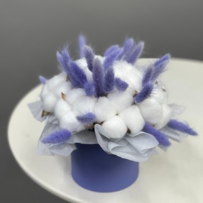 Композиция в шляпной коробке мини из хлопка и лагуруса в Мытищах