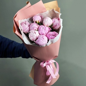 Букет из 9 розовых пионов Сара Бернар в Мытищах