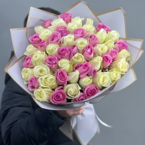 Букет из 51 розы микс  (40 см) в Мытищах