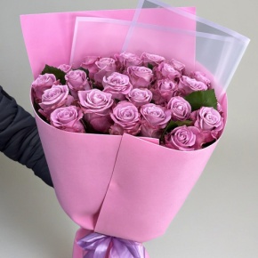 Букет из 25 тепличных лиловых роз Меритим в Мытищах