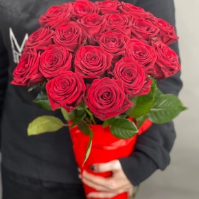 21 красная роза в конусе (50 см) в Мытищах