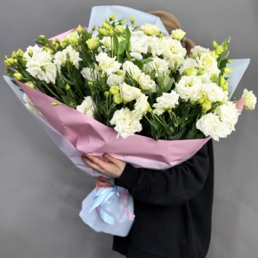 Букет "Изысканность" из 31 белой эустомы в Мытищах