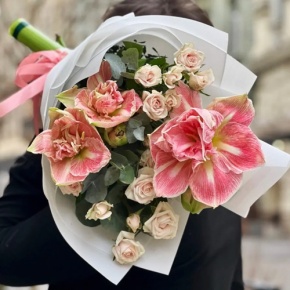 Букет "Анель" из амариллисов и кустовых роз в Мытищах