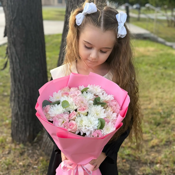 Букет из хризантем, эустом и роз в Мытищах