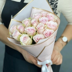 Букет из 15 пудровых роз Кения (40 см) в Мытищах