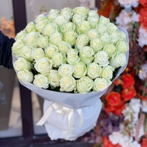 Букет 51 белая роза (50 см) в Мытищах