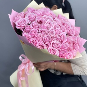 Букет из 51 пастельной розы Аваланж (60 см) в Мытищах