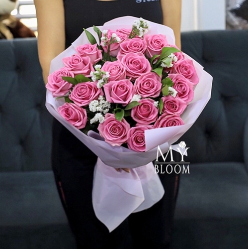 Букет из 21 розовой розы Аква (50 см) в Мытищах