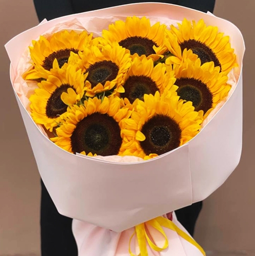 Букет "Солнечный рассвет" из 9 подсолнухов в Мытищах
