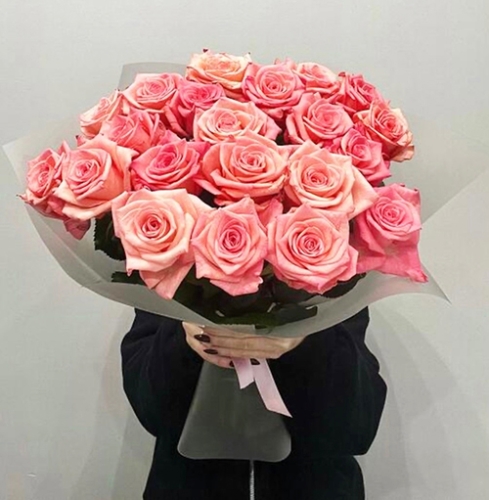 Букет из 21 розовой розы (50 см) в Мытищах