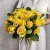 Букет из 25 лимонных роз с рускусом (40 см) в Мытищах Букет из 25 лимонных роз с рускусом (40 см) в Мытищах